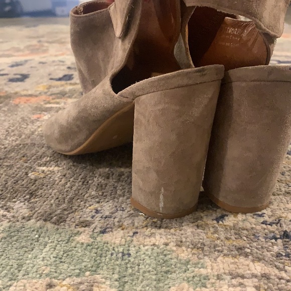Jeffrey Campbell Suede Heels sz 9 - Picture 2 of 6